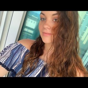 Meet your Posher, Claudia